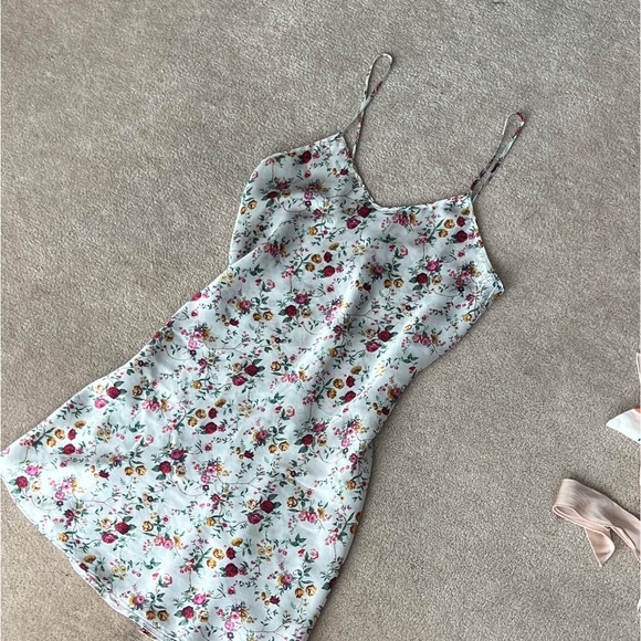 Gorgeous liquid satin slip dress - Picture 2 of 4